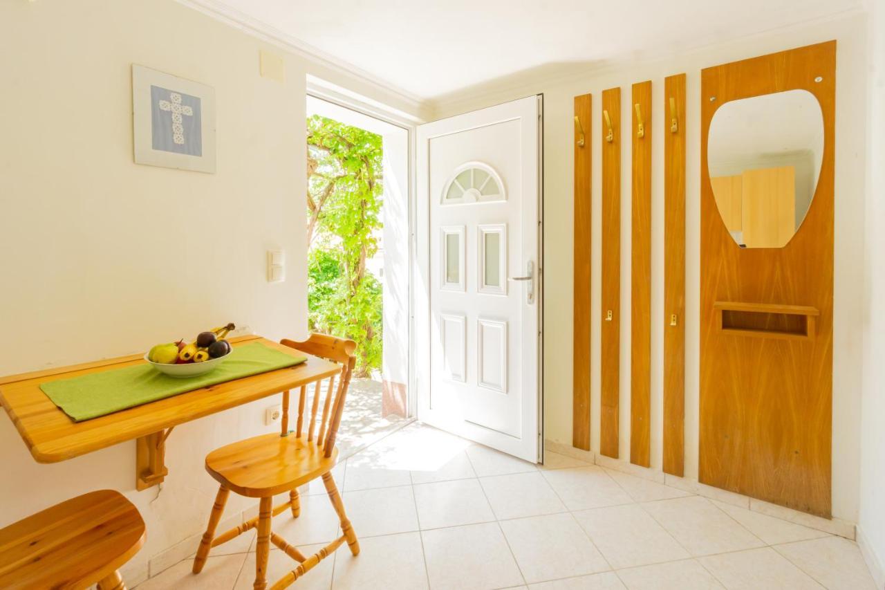 Apartment Coral Metajna Bagian luar foto