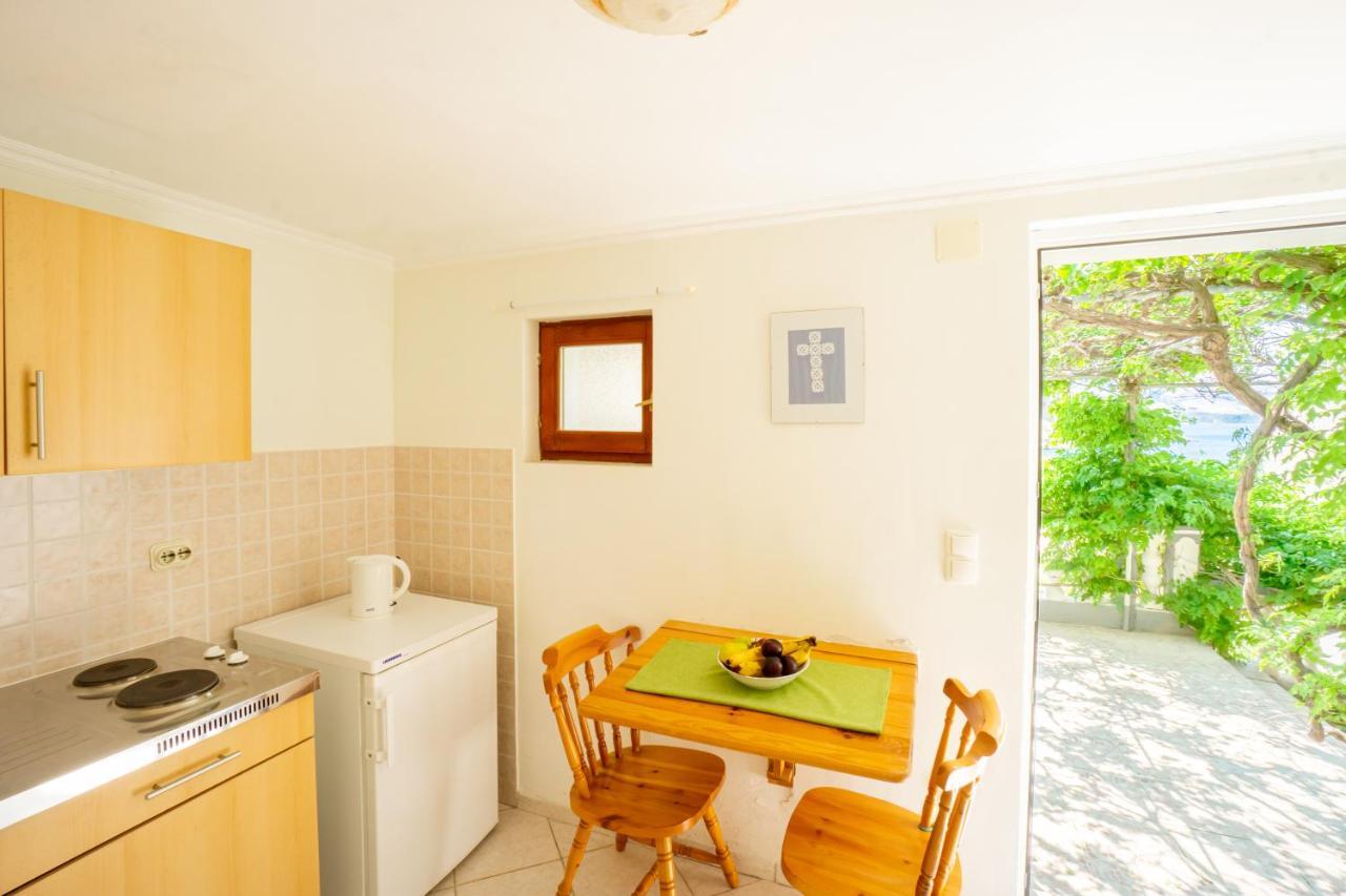 Apartment Coral Metajna Bagian luar foto