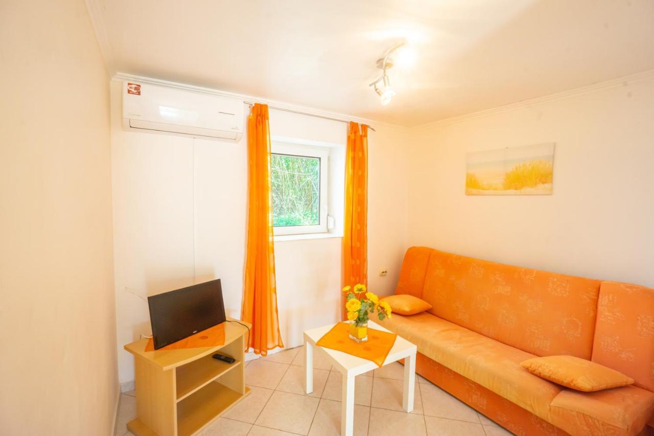 Apartment Coral Metajna Bagian luar foto